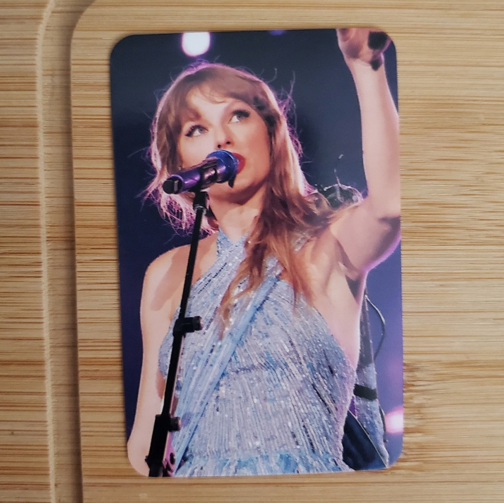 Taylor Swift Photo Card Set - Picture 8 of 9